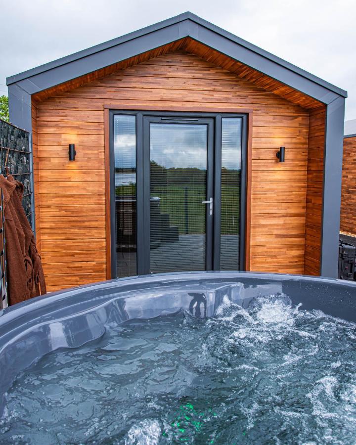 Lough Beg Glamping Hotell Newferry Exteriör bild